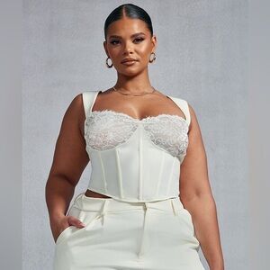 PLUS CREAM LACE TRIM CORSET TOP – SIZE US 24 – PRETTYLITTLETHING